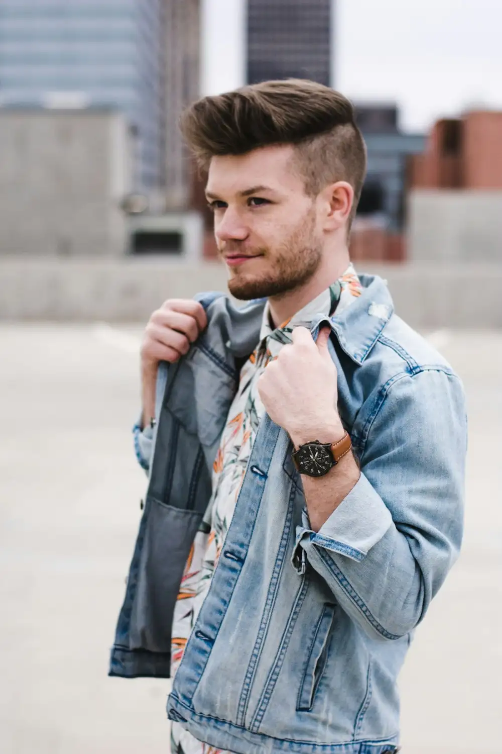 How should men wear a cardigan?