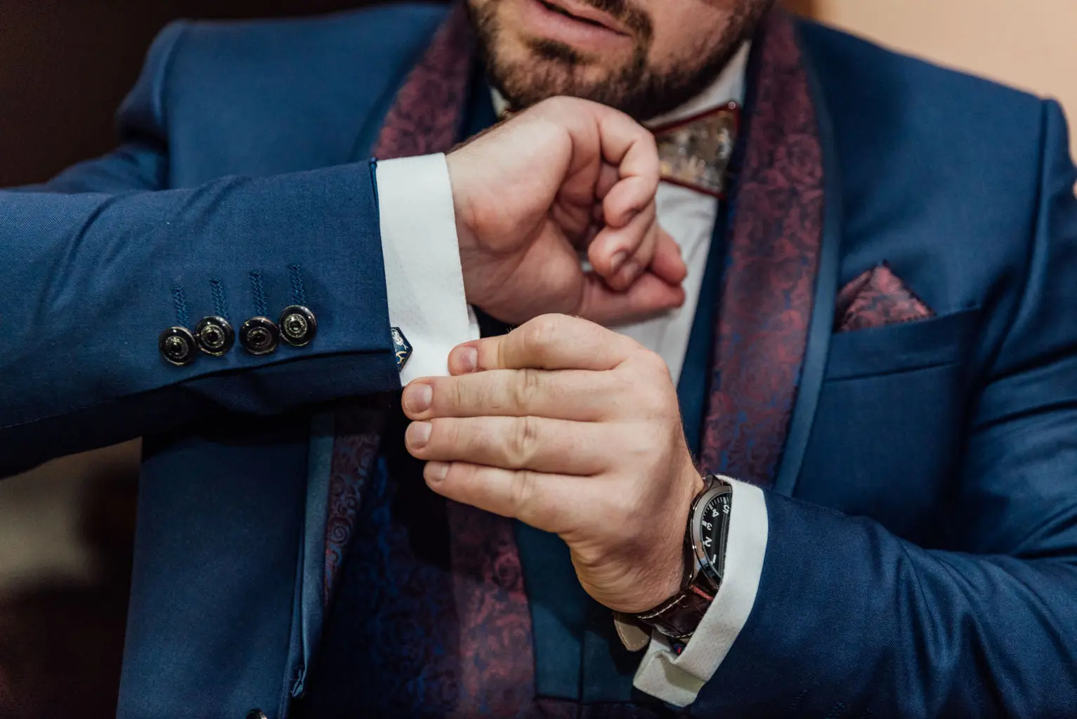 How should you dress for a wedding as a guest?